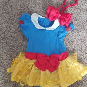 Snow white costume and bow